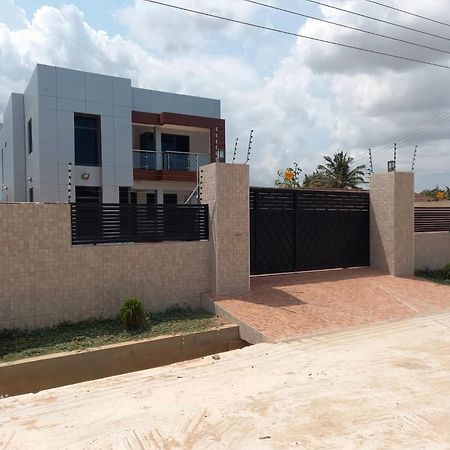 Jab Villa X Adenta Exterior photo